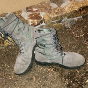 Size 10W Belleville Ultra Light Men's Boots